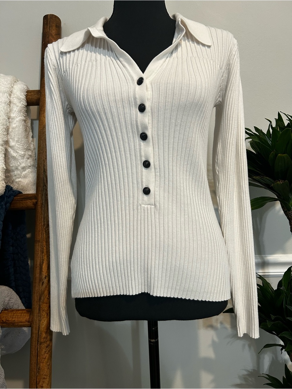 Karl Lagerfeld Ivory Ribbed Long-Sleeve Polo Top with Black Buttons Size XS